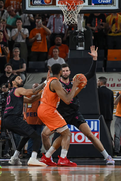 尼克斯在轮 尼克斯在轮